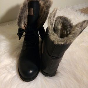 Offers??💖💖 Fur Combat Boots